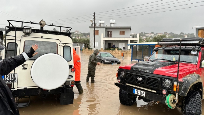 Girne’de sağanak yağış