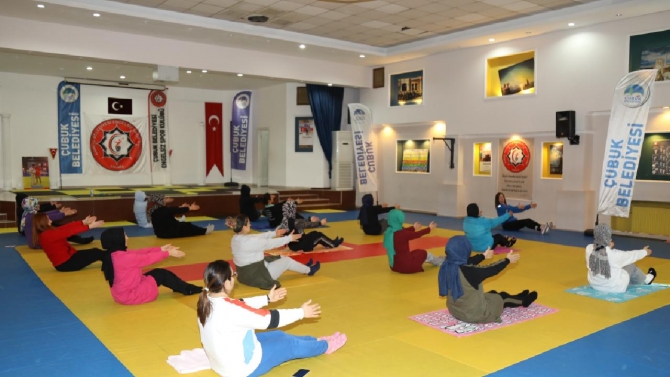 Çubuk'ta kadınlara ücretsiz pilates dersi