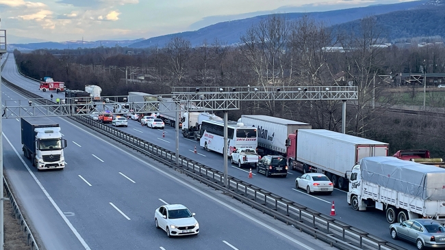 Anadolu Otoyolu'nda zincirleme kaza