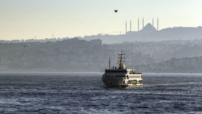 İstanbul'da vapur seferlerine lodos engeli