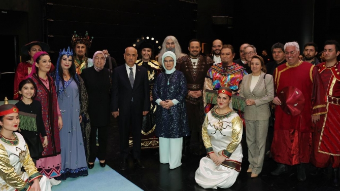 Emine Erdoğan "Turandot" operasını izledi