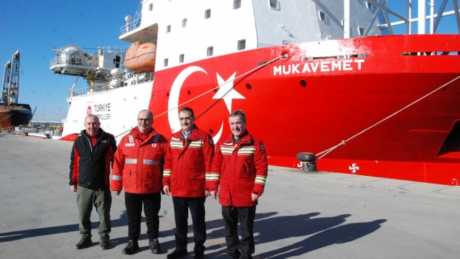 Bakan Dönmez Filyos Doğalgaz İşleme Tesisi'ni inceledi