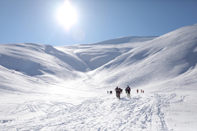 Gençler ve Büyükler Dağ Kayağı Türkiye Şampiyonası Rize'de yapıldı