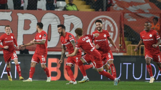 Antalyaspor 90+3'te kazandı