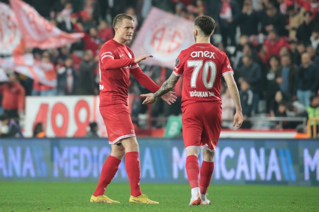 Antalyaspor 90+3'te kazandı