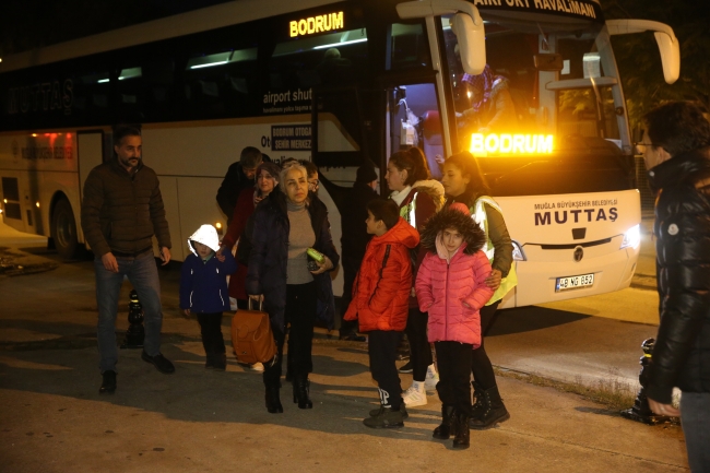 Depremden etkilenen 112 kişi Bodrum'a getirildi