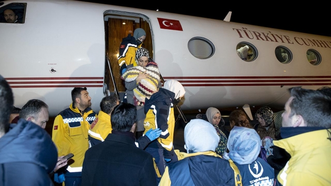 Depremzede bebekler Ankara'ya getirildi