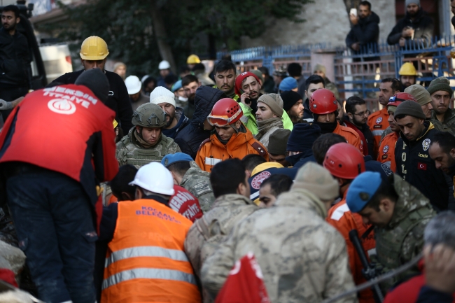 Hatay'da 84 saat sonra 3 kişi kurtarıldı