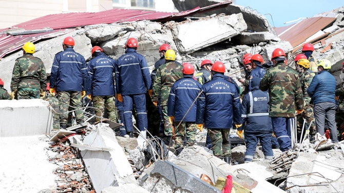 Uluslararası yardım ekiplerinin deprem bölgelerindeki faaliyetleri sürüyor