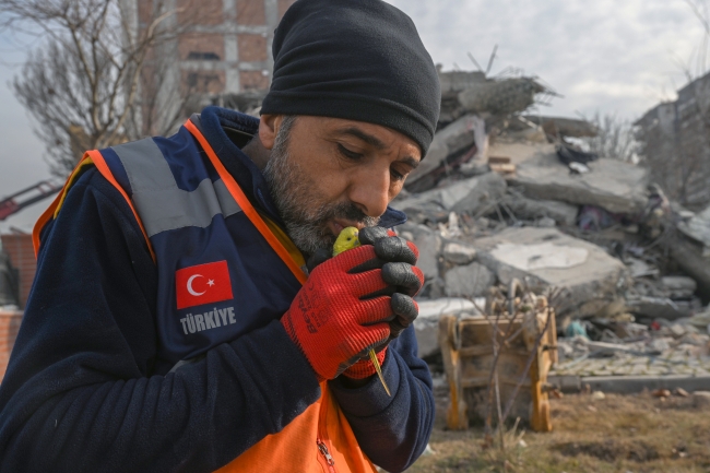 Depremin 5. gününde enkazdan 'Mucize' çıkarıldı