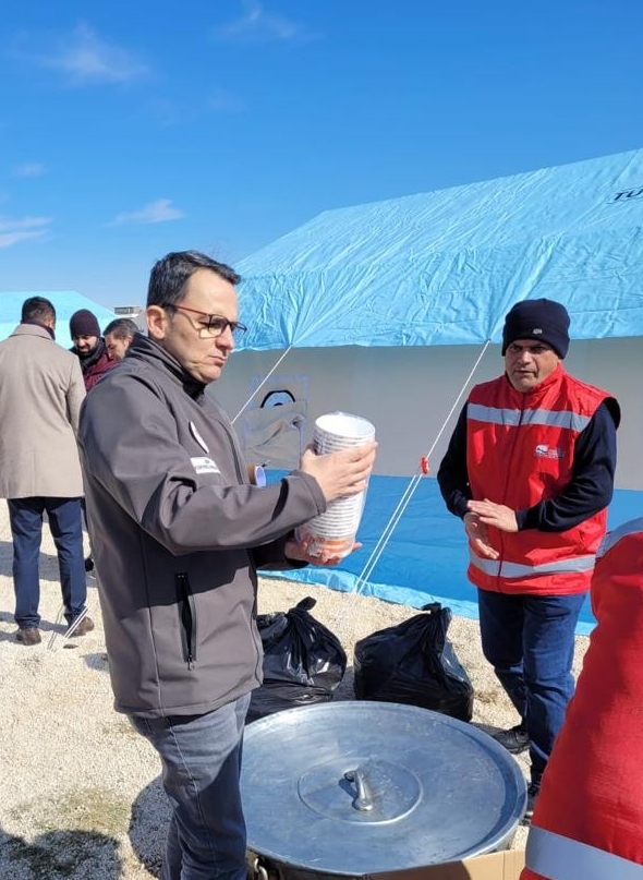 266 kişilik özel ekip deprem bölgesinde gıda denetimi yapıyor