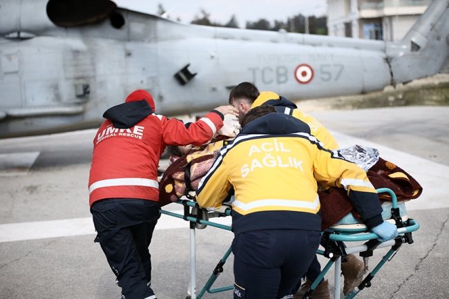 Devletin hava araçları, yüzlerce yaralının imdadına yetişti