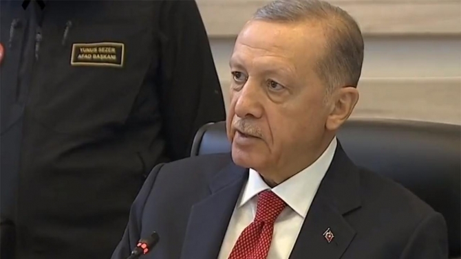 Cumhurbaşkanı Erdoğan: Konutları bir yıl içinde yeniden inşa ve ihya edeceğiz