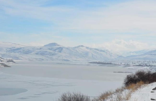 Erzincan'da Tercan Baraj gölü dondu