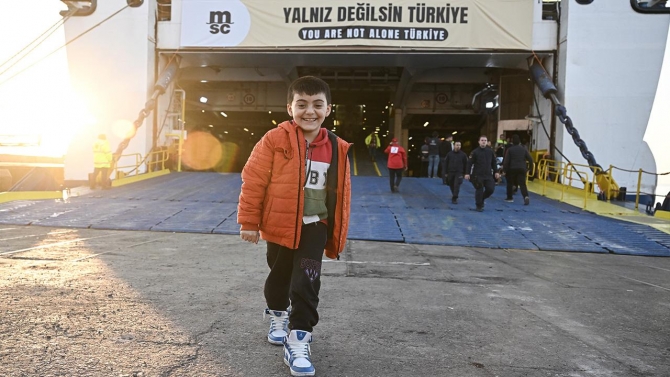 İskenderun'a gelen yolcu gemisi depremzedelere yuva oldu