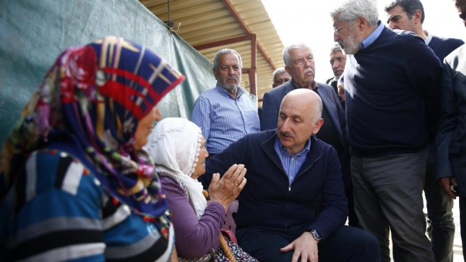 Bakan Karaismailoğlu Hatay'da ziyaretlerde bulundu