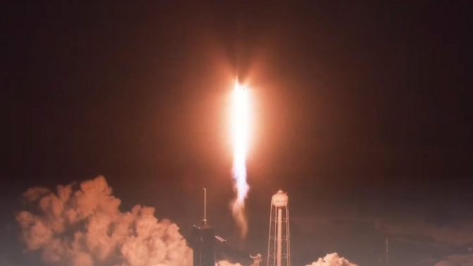 SpaceX 4 kişilik ekibi Uluslararası Uzay İstasyonu'na gönderdi