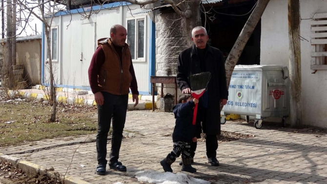 Depremzede olarak çıktığı memleketine tekrar depremzede olarak döndü