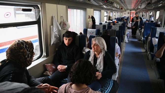 Hayatı boyunca binmediği tren depremden sonra evi oldu