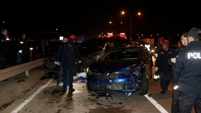 5 araç zincirleme kaza yaptı: 1 ölü