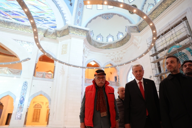 Cumhurbaşkanı Erdoğan Barbaros Hayrettin Paşa Camii'nde inceleme yaptı