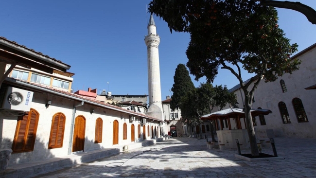 Yıkılan 752 yıllık tarihi cami yeniden inşa edilecek