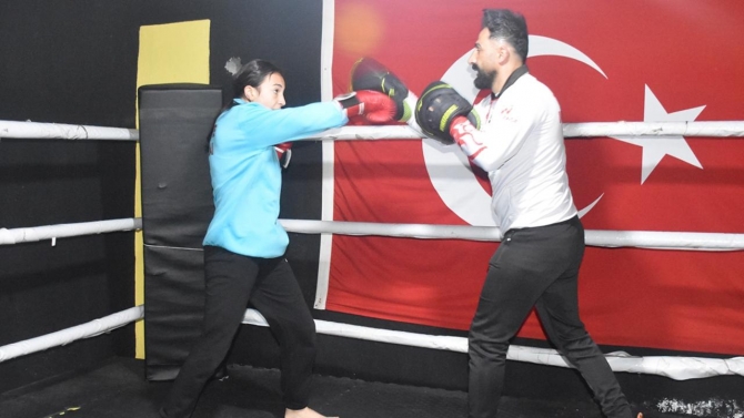 Muaythai sporcusu Elmas Başoğlu'nun yeni hedefi dünya şampiyonluğu