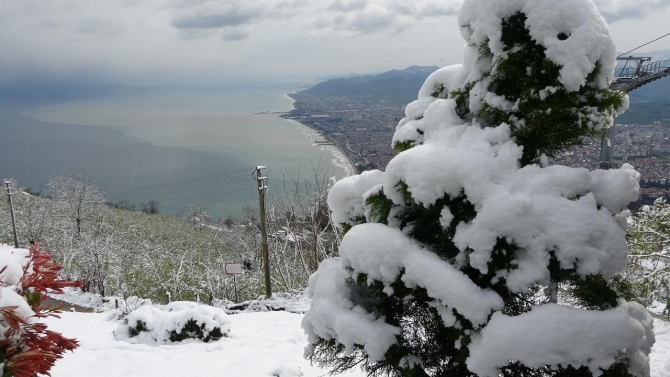 Ordu’da Mart ayının son günlerinde kar güzelliği