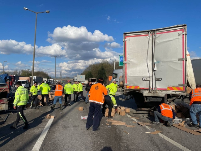 Anadolu Otoyolu'nun Sakarya kesiminde zincirleme kaza