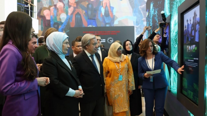 Emine Erdoğan ve Guterres, BM'de depremler için kurulan Anma Köşesini ziyaret etti