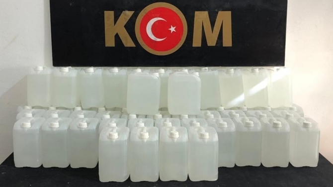 İzmir'de 52 bin litre etil alkol ele geçirildi