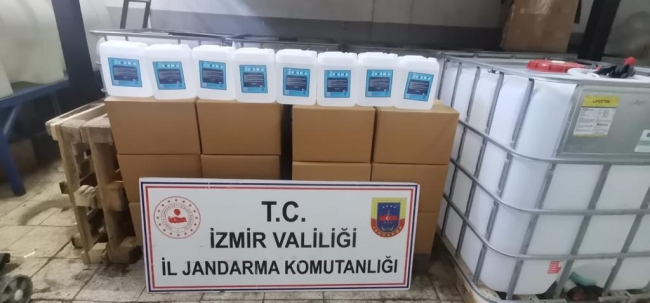 İzmir'de 52 bin litre etil alkol ele geçirildi