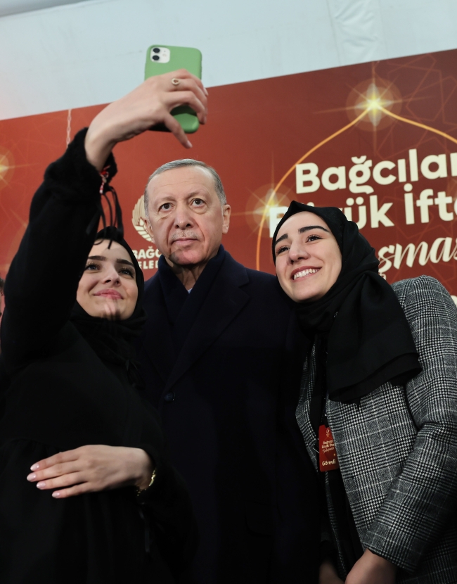 Cumhurbaşkanı Erdoğan: Türkiye’nin birbirine pusu kuran muhterislerle kaybedecek günü yok