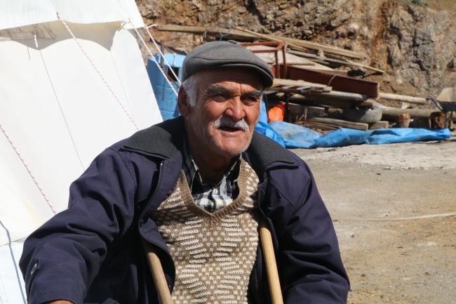 Depremde 14 canın kaybedildiği kahvehaneden kurtulan tek kişi oldu