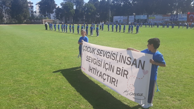 23 Nisan Ulusal Egemenlik ve Çocuk Bayramı tüm ilçelerde törenlerle kutlandı