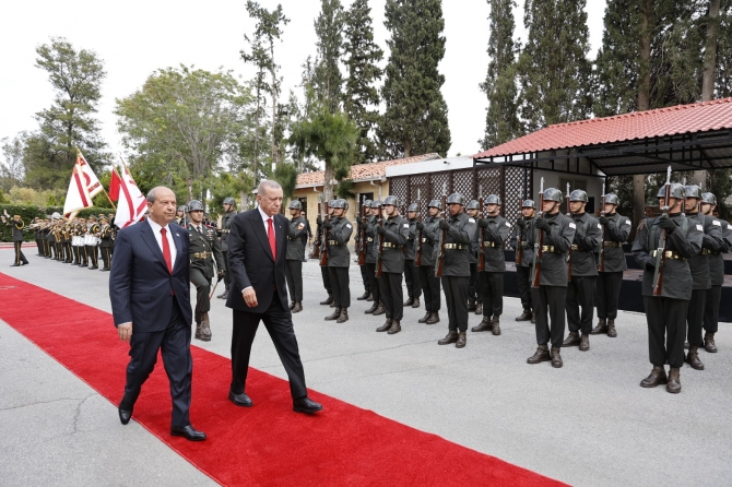 Erdoğan-Tatar görüşmesi başladı