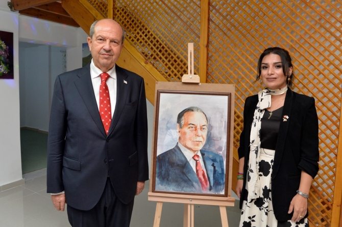 “Haydar Aliyev’in Hayatından 100 An” kitabının imza töreni yapıldı