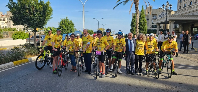 Kansere karşı pedal çeviren Uzun ve Mckinlay’in Londra’da başladığı yolculuğu Yedidalga’da bitti.. Cumhurbaṣkanı Tatar: Etkinlikle insanlığa önemli mesajlar veriliyor