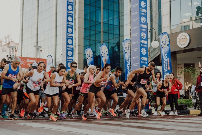 Ülker Lefkoşa Maratonu’nda 21 km koşusuna start verildi