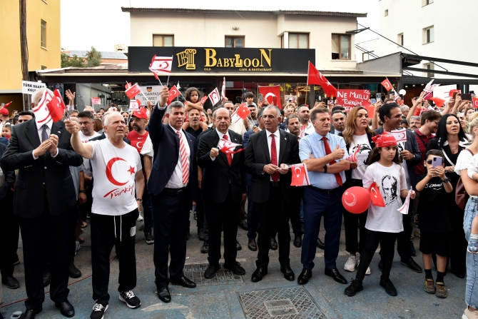 Mehmet Akif Caddesi’nde Türkiye Cumhuriyeti’nin kuruluşunun 100. yıl dönümü kutlamaları çerçevesinde kortej gerçekleştirildi