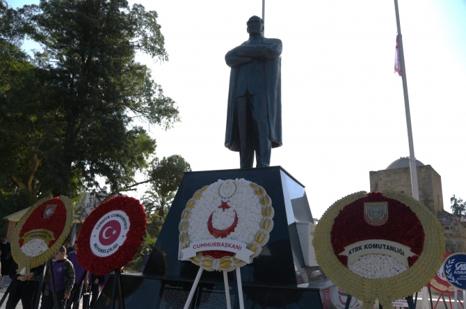 Atatürk Anıtı’ndaki 10 Kasım töreninde vurgulandı: “Mücadele ruhun, eserlerin ve ilkelerin 85 yıldır rehberimiz”