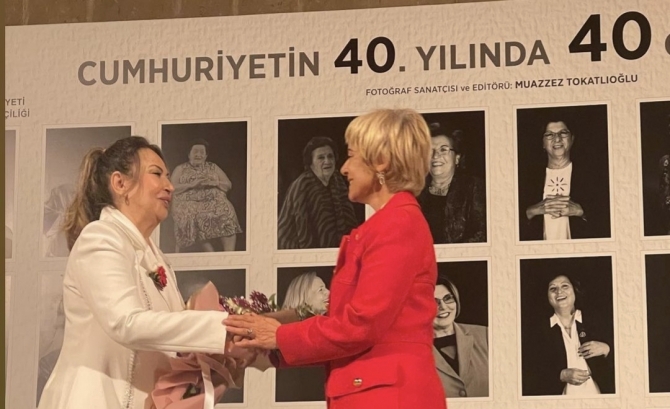 Birgül Feyzioğlu, “Cumhuriyetin 40’ıncı Yılında , 40 Girişimci Kadın” sergisini açtı