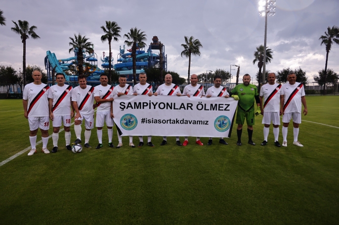 Cumhuriyet Meclisi, TBMM Futbol Takımları TC’nin 100.cü ve KKTC’nin 40.cı yıl dönümü anısına futbol karşılaşması yaptı