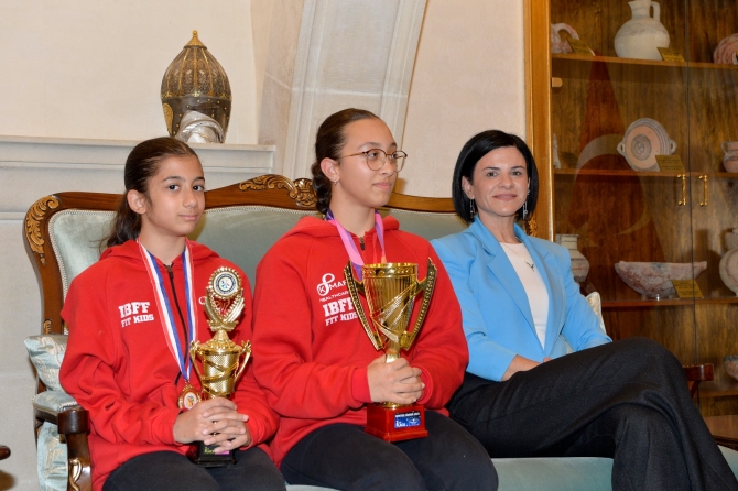 Cumhurbaşkanı Tatar, çocuk fitness milli takım sporcularını kabul etti