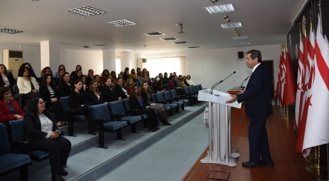 Dışişleri Bakanı Ertuğruloğlu kadın çalışanları ile bir araya geldi