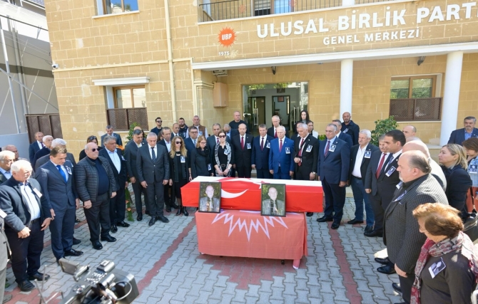 Eski bakan, Tuncer Arifoğlu için UBP Genel Merkezi’nde tören düzenlendi