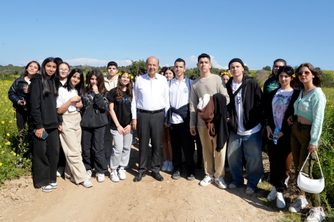 Cumhurbaşkanı Tatar, Girne Bölgesi Okullarının Doğa Yürüyüşüne katıldı