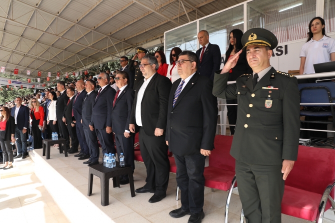 23 Nisan Ulusal Egemenlik ve Çocuk Bayramı… Girne 20 Temmuz Mete Adanır Stadyumu’nda tören düzenlendi