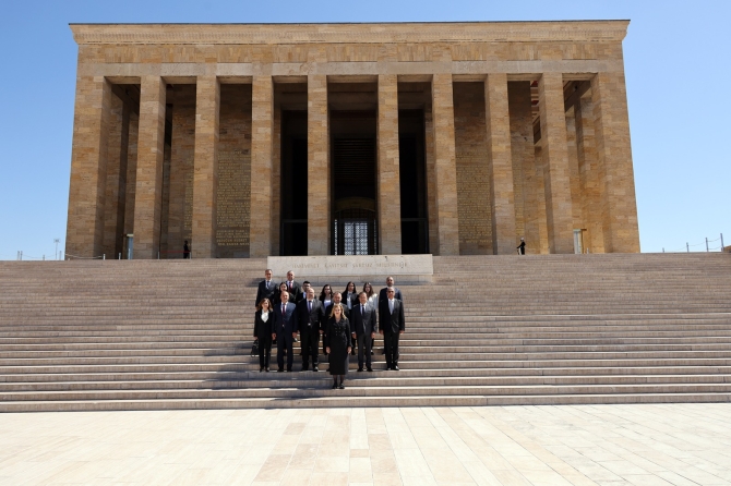 Canaltay başkanlığındaki Meclis Komitesi Anıtkabir’i ziyaret etti…