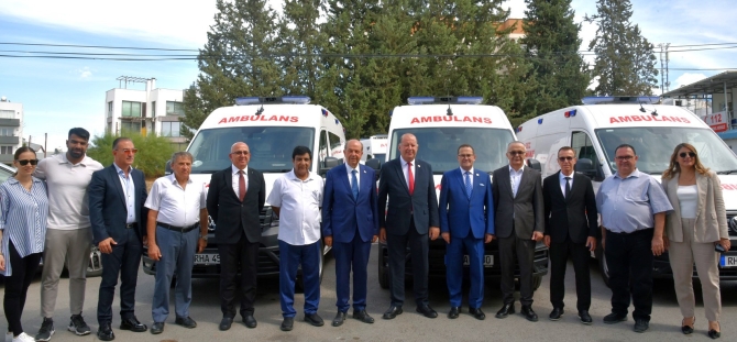 İş insanlarından Dr. Burhan Nalbantoğlu Devlet Hastanesi’ne 3 ambulans